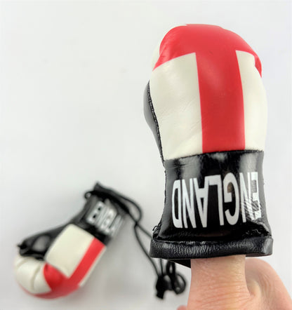 <p>Mini Boxing Gloves ENGLAND Country Flag National Pride MMA Car Mirror D&eacute;cor</p>