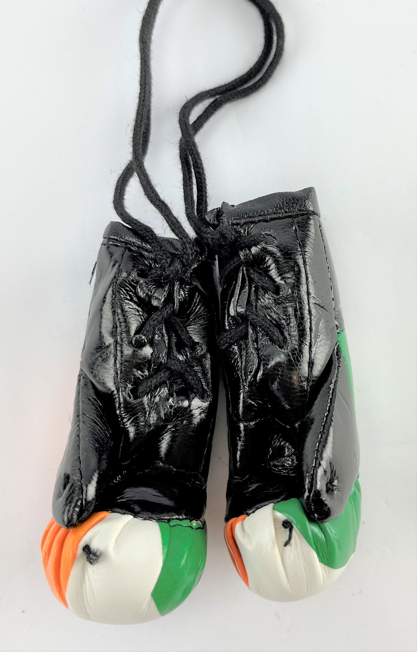 <p><strong>Mini Boxing Gloves IRELAND Country Flag National Pride MMA Car Mirror D&eacute;cor</strong></p>